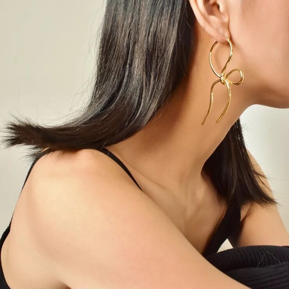 DU Jewelry - 🆕 18k Gold plated big ribbon loop earring
